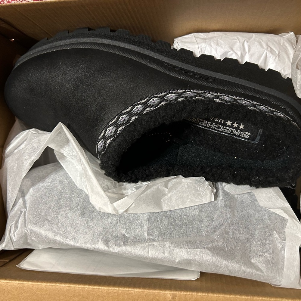 NWT Sketchers Shindigs Comfy Hour clogs women’s 9